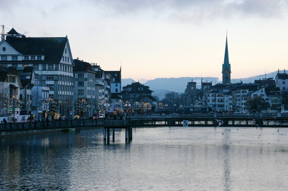 Центр Цюриха, река